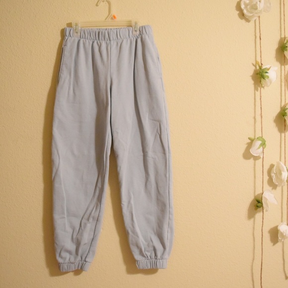 Brandy Melville Pants - brandy Melville sweatpants